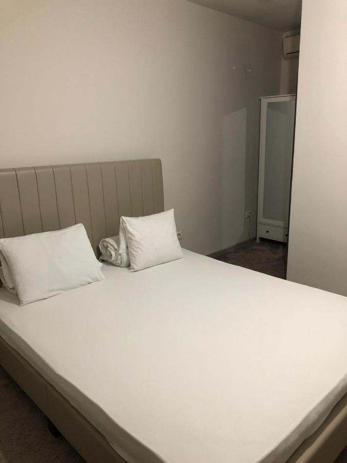 Hotel Cosmin Arad Exteriör bild