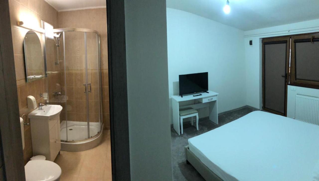 Hotel Cosmin Arad Exteriör bild