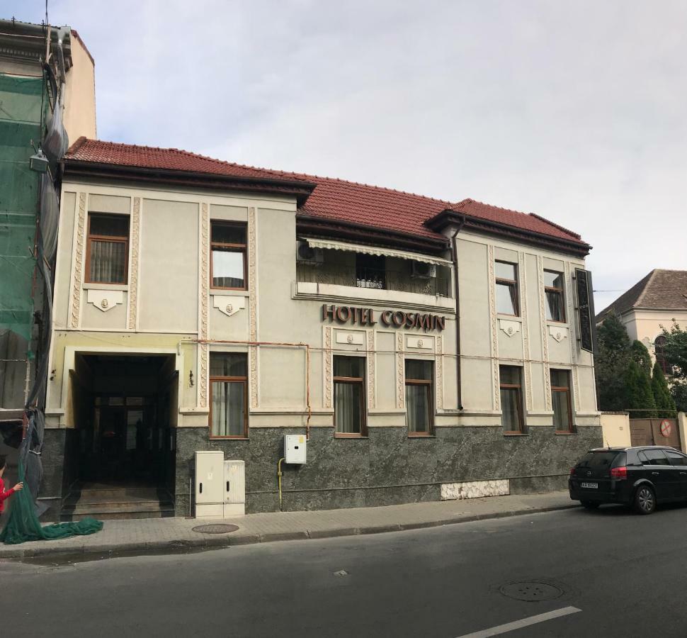 Hotel Cosmin Arad Exteriör bild