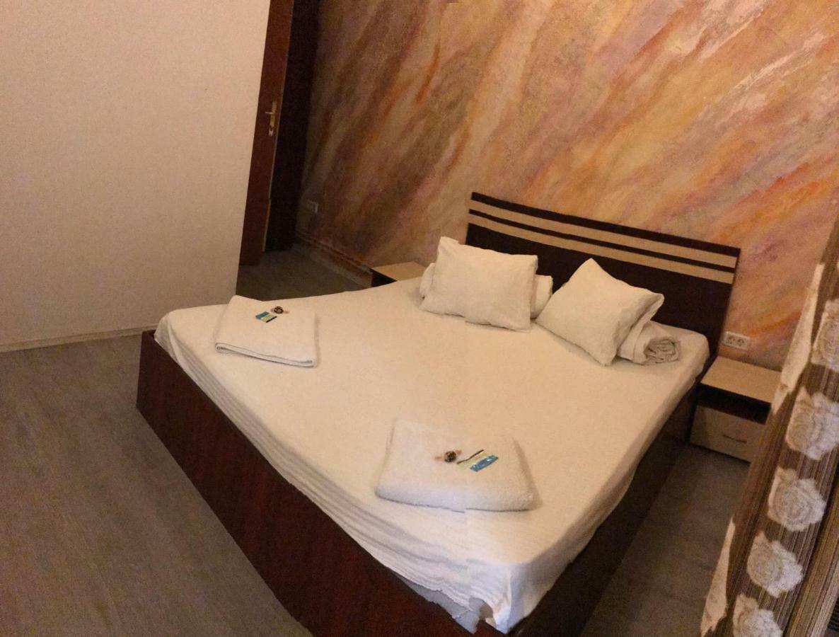 Hotel Cosmin Arad Exteriör bild